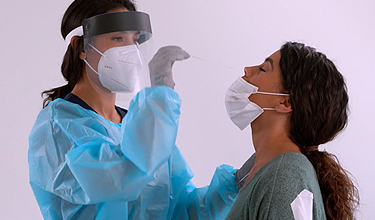 Vídeo en vivo de la prueba con hisopo nasofaríngeo