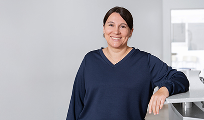 Dr. Melanie Hollenders