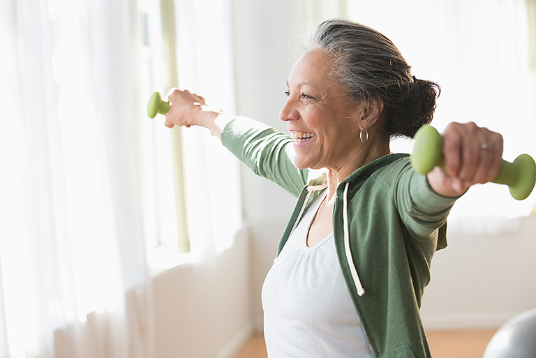 woman lifting weights